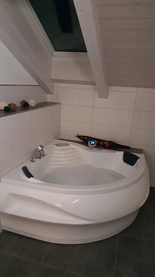 Attika Wohnung Spiez Esterno foto